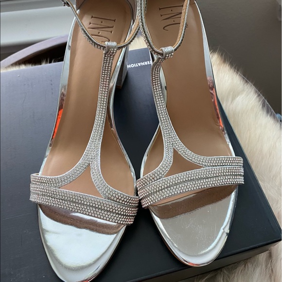 INC International Concepts Pearl Silver Shoes - Picture 8 of 8